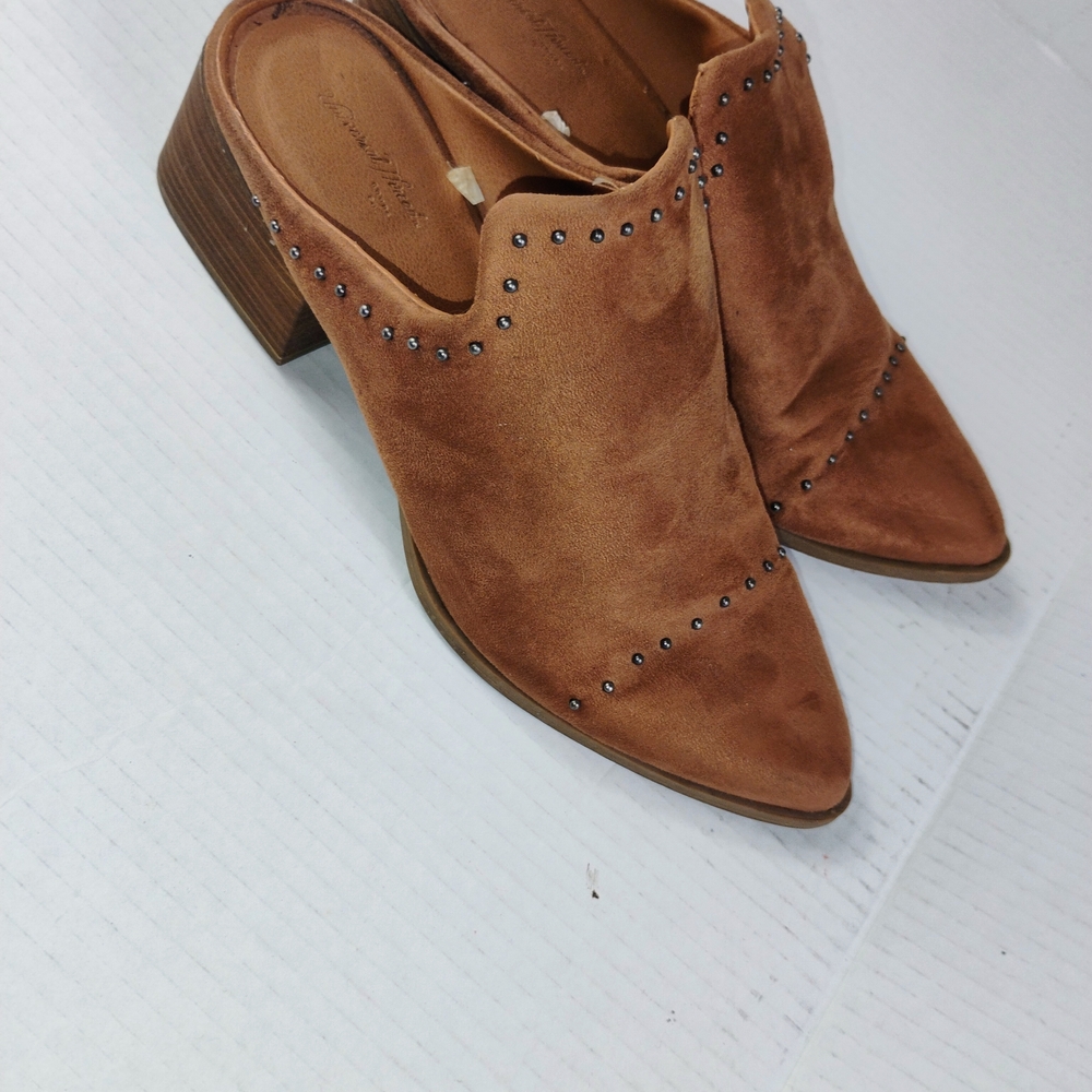 Universal Thread Crista Studded Pointed-Toe Heele… - image 3